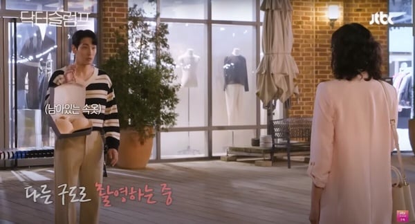 《低谷醫生》劇情幕後彩蛋！正宇&amp;博多徒手吃糖餅是即興演出，朴炯植會接演竟是這原因