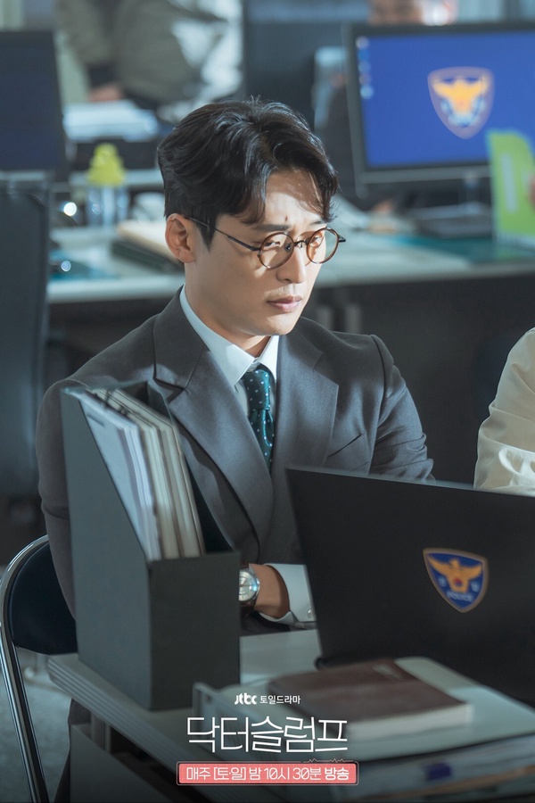 《低谷醫生》演員「戲外秘密」!朴信惠媽增重10公斤演紅《寄生上流》,她是李善均同學