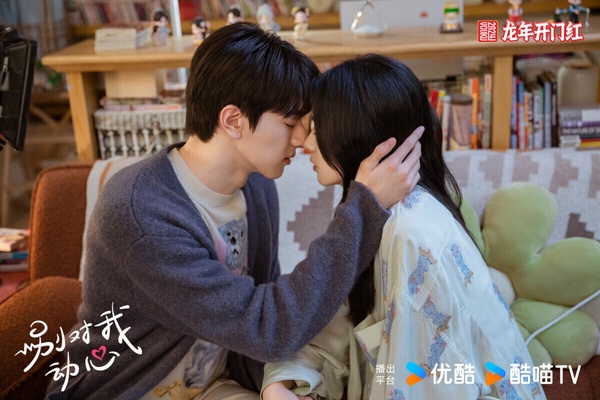 2024上半年10部「主角超高顏值」陸劇!《與鳳行》《花間令》養眼,但這部美人含量最高