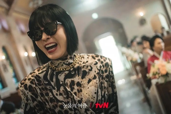 《淚之女王》收視升評價卻反轉?網議劇情槽點,支線壞人太多令人煩躁,這點更是被罵翻