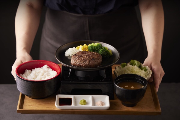 日本必吃漢堡排「嘉」首店登台！現做漢堡排、牛舌漢堡排、牛舌必吃，開幕日、地點看這