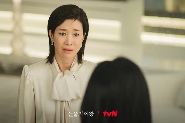《淚之女王》9位實力派配角！金智媛媽媽一脫成名，爺爺女友竟是張紫妍自殺案幕後黑手