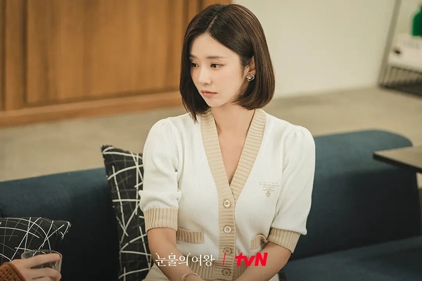 《淚之女王》9位實力派配角！金智媛媽媽一脫成名，爺爺女友竟是張紫妍自殺案幕後黑手