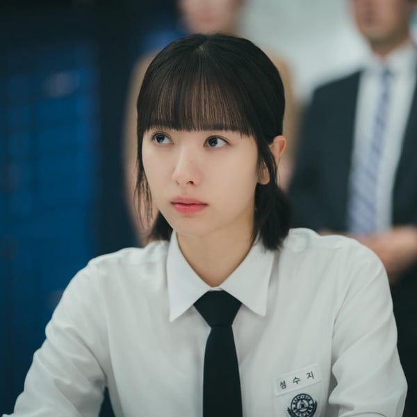 為什麼ENFP是「E中最I」？社交達人ENFP其實是害羞的E人，6原因讓他們變超級「I 」