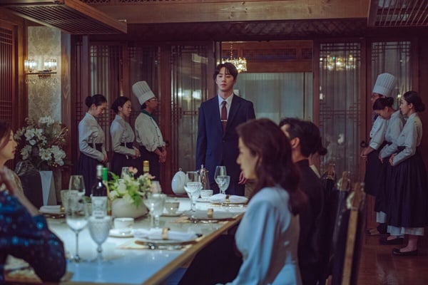 《篡位》無法超越《美好世界》n原因:女主演技呆板太出戲,李宰旭戀情話題度高於作品