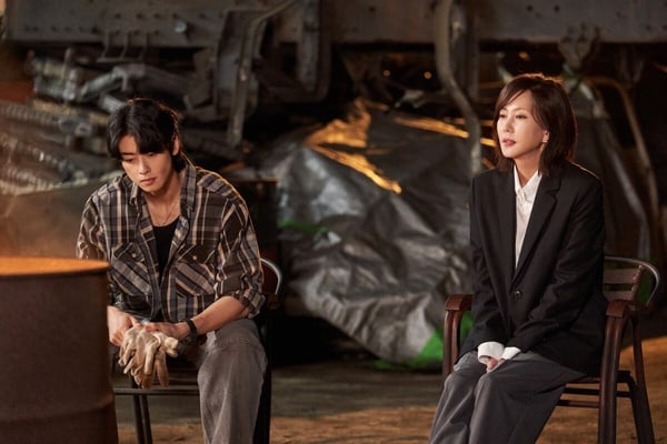 《篡位》無法超越《美好世界》5原因:女主演技呆板太出戲,李宰旭戀情話題度高於作品