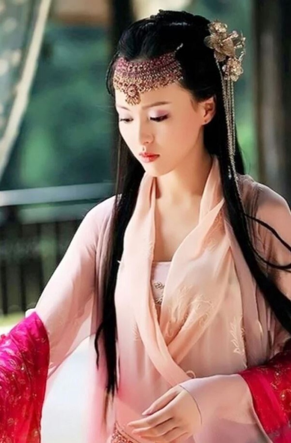 網評古裝劇「儀態最有古韻」女星TOP10！鞠婧禕挨批，《與鳳行》趙麗穎第5，冠軍不意外