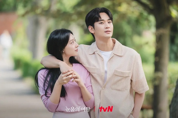 近期韓劇「搜尋度」TOP10!《金字塔遊戲》第4輸《財閥X刑警》,《淚之女王》太厲害了