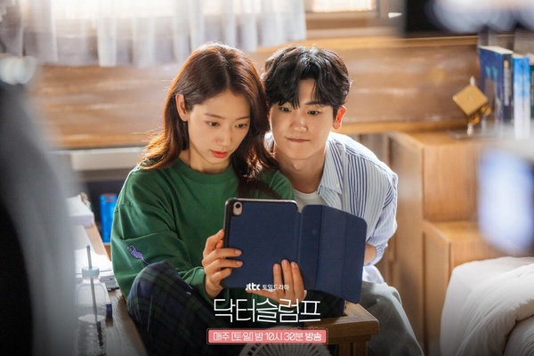 近期韓劇「搜尋度」TOP10!《金字塔遊戲》第4輸《財閥X刑警》,《淚之女王》太厲害了