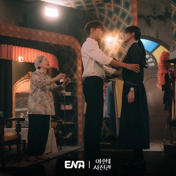 近期韓劇「搜尋度」TOP10!《金字塔遊戲》第4輸《財閥X刑警》,《淚之女王》太厲害了