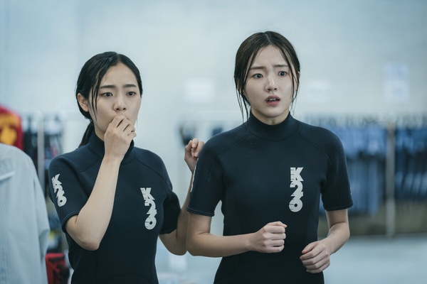 近期韓劇「搜尋度」TOP10!《金字塔遊戲》第4輸《財閥X刑警》,《淚之女王》太厲害了