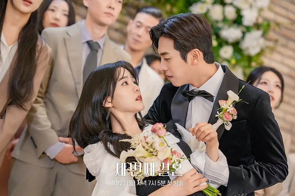 近期韓劇「搜尋度」TOP10!《金字塔遊戲》第4輸《財閥X刑警》,《淚之女王》太厲害了