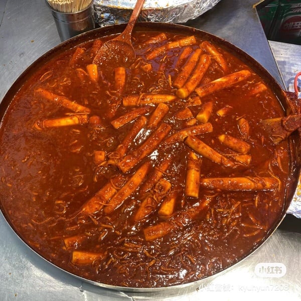 韓國廣藏市場十大美食推薦：米其林生牛肉餐廳必去，「這家」辣炒年糕連韓國人都愛！