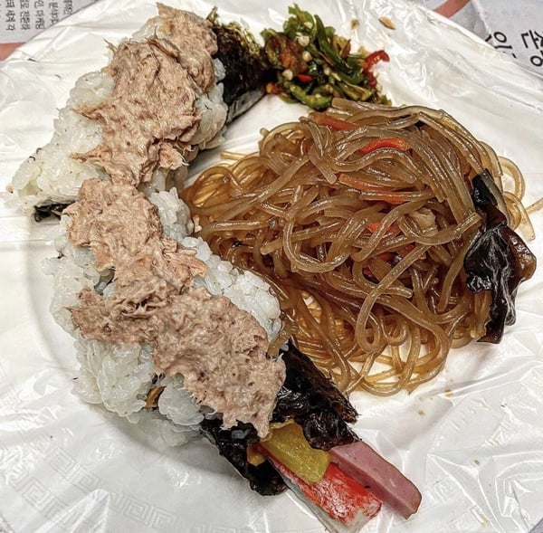 廣藏市場美食推薦：米其林生牛肉章魚必吃，「這家」辣炒年糕連韓國人都愛！