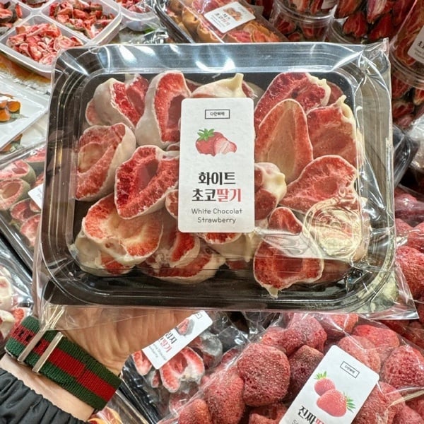 廣藏市場必吃美食6：다만폐백 巧克力草莓乾