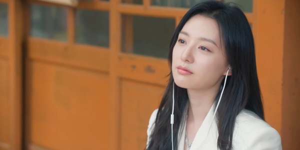 《淚之女王》劇情「幕後彩蛋」！金秀賢降低片酬出演，金智媛直升機戲根本沒有直升機？