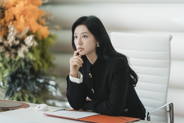 《淚之女王》改編自三星公主「李富真」真實人生！女首富愛上保鑣，戀愛腦下場卻超慘！