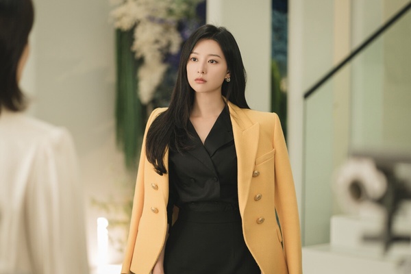 《淚之女王》改編自三星公主「李富真」真實人生！女首富愛上保鑣，戀愛腦下場卻超慘！