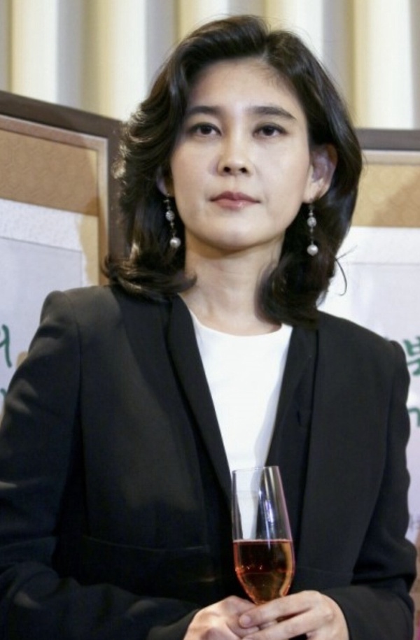 《淚之女王》改編自三星公主「李富真」真實人生！女首富愛上保鑣，戀愛腦下場卻超慘！