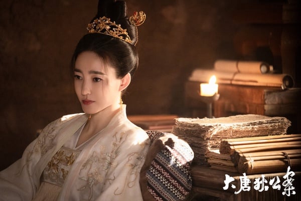 陸劇85花「主角劇比率榜」TOP10!《與鳳行》趙麗穎沒前十，楊冪第七，前三名資源確實好