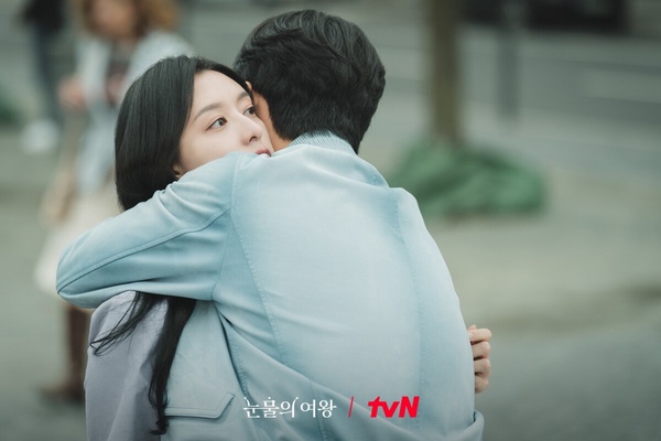 三月Netflix韓劇「觀看次數」排行!《淚之女王》