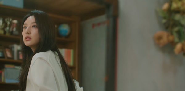 《淚之女王》幕後秘密！郭東延李主儐戲外差更多歲，金智媛看到離婚協議書也覺得很傷心
