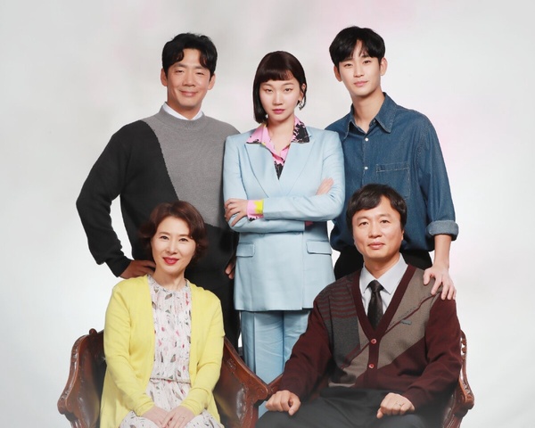 《淚之女王》幕後秘密！郭東延李主儐戲外差更多歲，金智媛看到離婚協議書也覺得很傷心