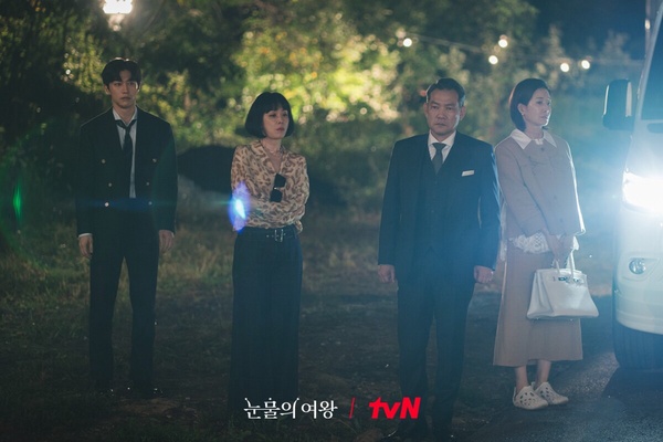 《淚之女王》劇情對比細節!