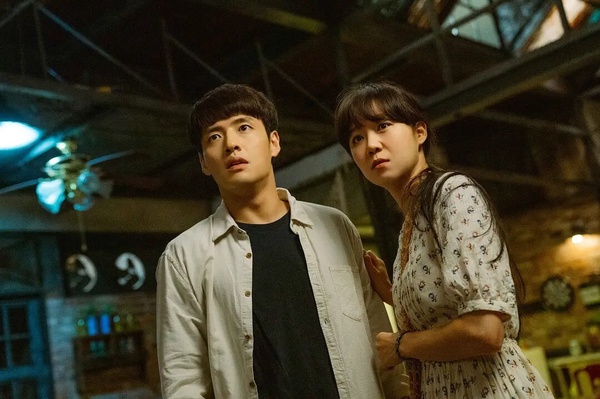 近年「收看人數最多」韓劇TOP10！《淚之女王》第8《愛的迫降》第2，冠軍飆破650萬人！