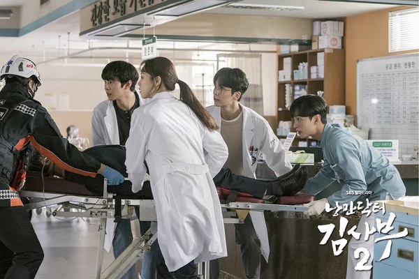 近年「收看人數最多」韓劇TOP10！《淚之女王》第8《愛的迫降》第2，冠軍飆破650萬人！