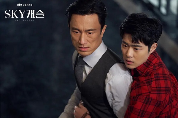 近年「收看人數最多」韓劇TOP10！《淚之女王》第8《愛的迫降》第2，冠軍飆破650萬人！