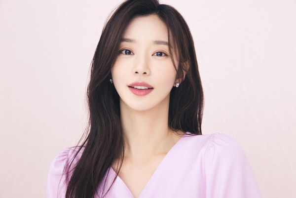 「李主儐」人物全解析:天然美女、差點成為偶像,曾出演《陽光先生》《紙房子》獲關注