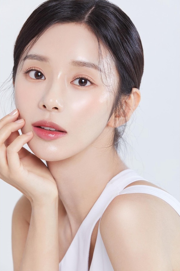 「李主儐」人物全解析:天然美女、差點成為偶像,曾出演《陽光先生》《紙房子》獲關注