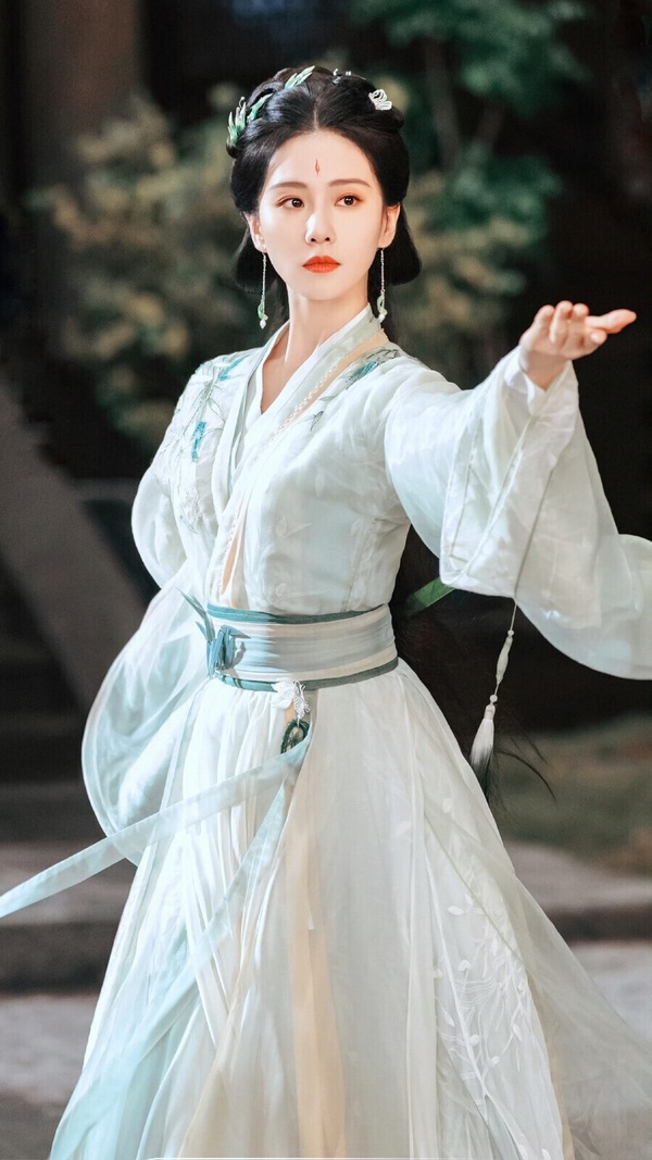 網評「最等不及想看她的劇」古裝女神TOP10!趙露思第十,《與鳳行》趙麗穎前排不意外