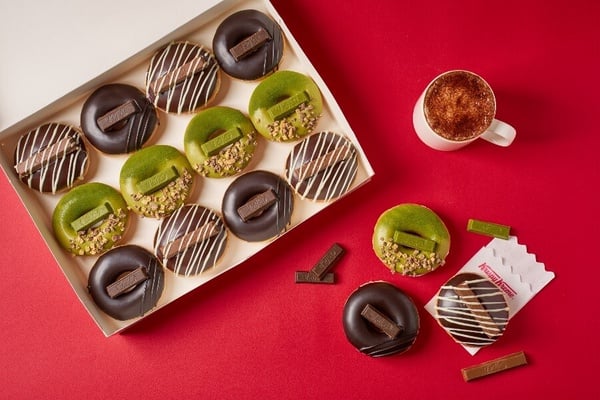 Krispy Kreme-結合「抹茶」、「黑巧克力」與「經典牛奶巧克力」三款KITKAT威化巧克力