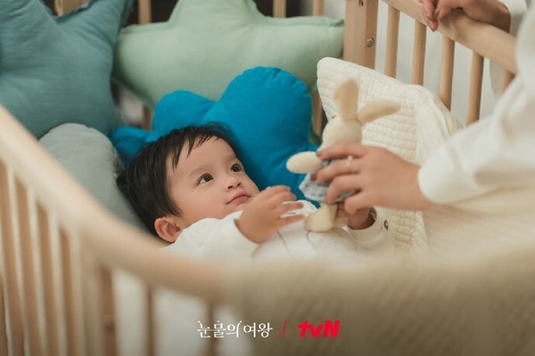 《淚之女王》幕後趣事!「她不會對我這樣」是金秀賢即興演出,郭東延想演建宇原因超爆笑