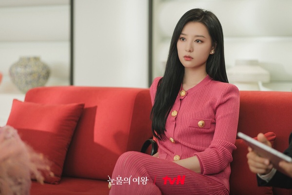 《淚之女王》幕後趣事!「她不會對我這樣」是金秀賢即興演出,郭東延想演建宇原因超爆笑