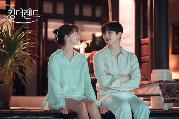 Netflix跟播韓劇「全球觀看次數」TOP7!《低谷醫生》第5《淚之女王》第2,冠軍真的紅