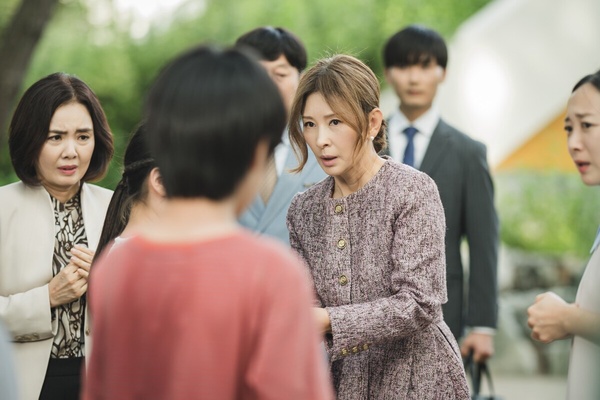 《淚之女王》小三李美淑現實比戲裡更狠毒!韓國公認壞女人,遭指是張紫妍案幕後黑手!