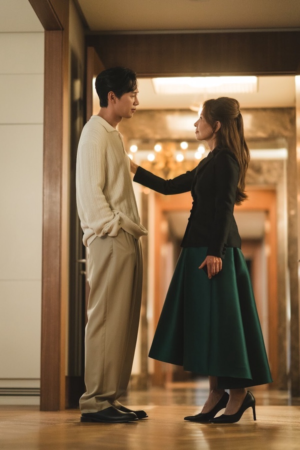《淚之女王》小三李美淑現實比戲裡更狠毒!韓國公認壞女人,遭指是張紫妍案幕後黑手!