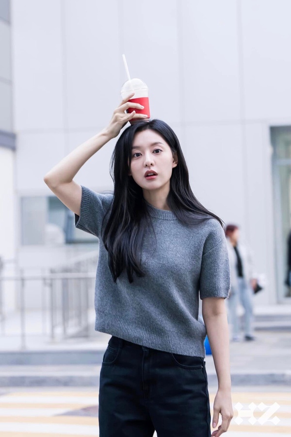 令人意外的「I人」韓星！《淚之女王》金智媛超社恐，金秀賢竟因為太內向被送去演戲？
