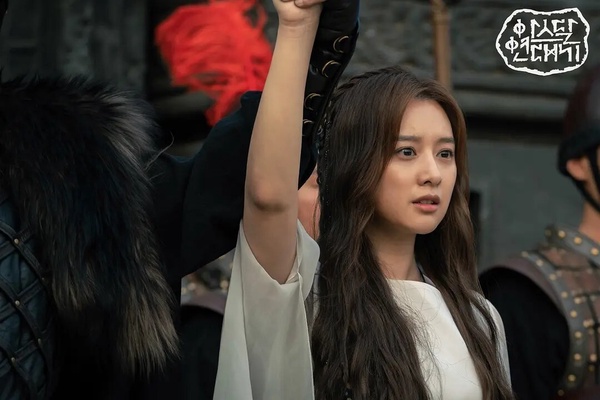 金智媛主演韓劇豆瓣評分TOP7！《淚之女王》7.7分第七輸《太陽的後裔》，冠軍是9分神劇