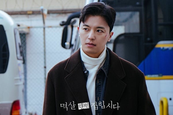 近期「最熱門」韓劇TOP10！《寄生獸》第3輸《背著善宰跑》，《淚之女王》實在太驚人了