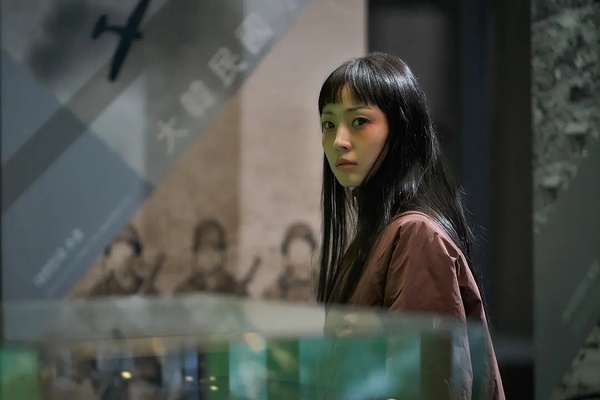 近期「最熱門」韓劇TOP10！《寄生獸》第3輸《背著善宰跑》，《淚之女王》實在太驚人了
