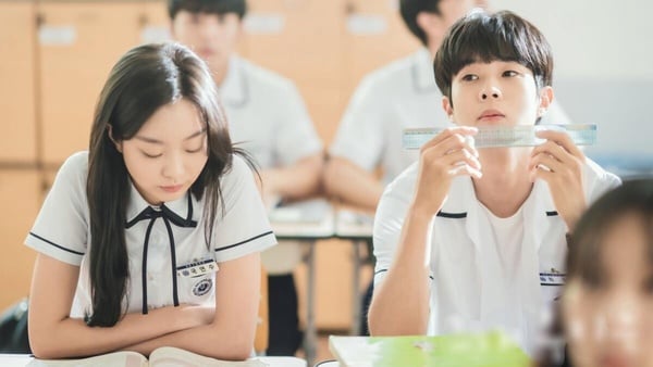 「女強男弱」韓劇推薦!淚之女王