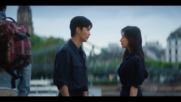 《淚之女王》n大愛情語錄：「愛不是甜言蜜語，而是一起忍受討厭得要命的東西。」