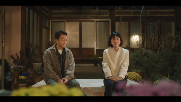 《淚之女王》n大愛情語錄：「愛不是甜言蜜語，而是一起忍受討厭得要命的東西。」