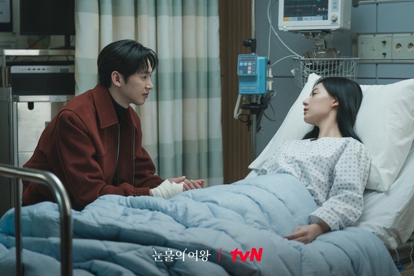 《淚之女王》尹殷盛為何那麼愛海仁？自戀型人格，認為擁有海仁就獲得一切，這點是關鍵