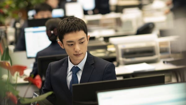 四月陸劇9位男主！李現185公分，《承歡記》許凱187、《惜花芷》胡一天188腿都好長啊