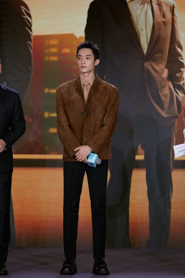四月陸劇9位男主！李現185公分，《承歡記》許凱187、《惜花芷》胡一天188腿都好長啊